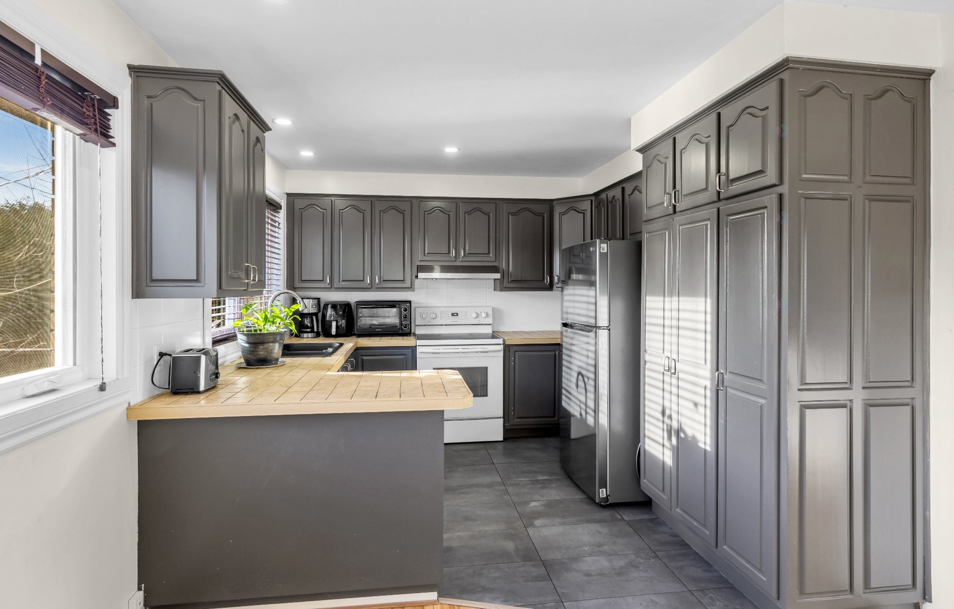 









455


Rue Flavien

,
Laval (Fabreville),




QC
H7P3A1

