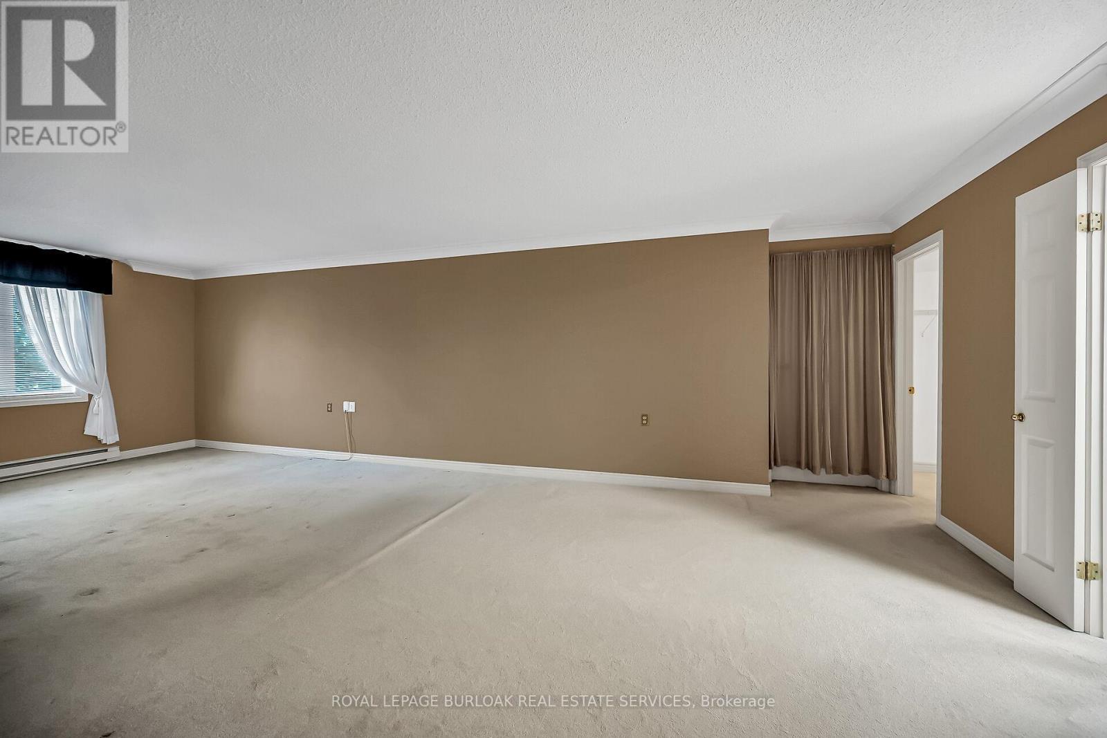 












PH1 - 150 WILSON STREET W

,
Hamilton,




Ontario
L9G4E7

