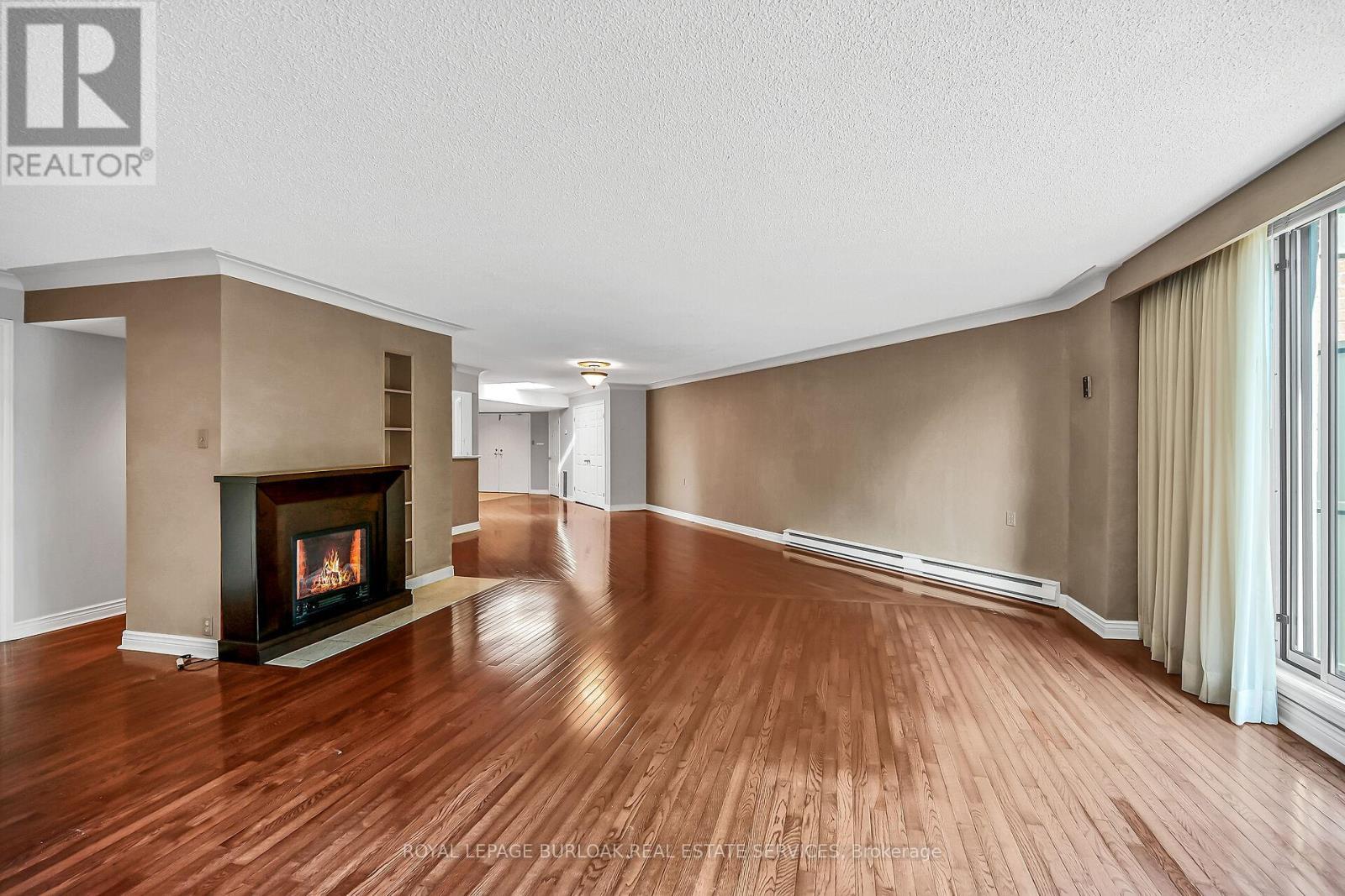 












PH1 - 150 WILSON STREET W

,
Hamilton,




Ontario
L9G4E7

