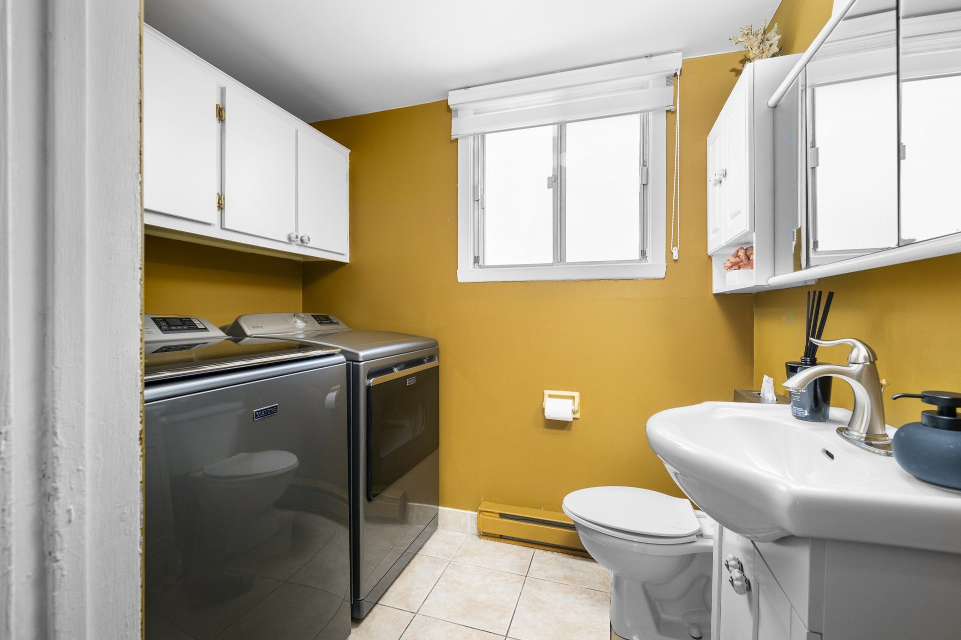 









9021


Av. Choppin

,
Montréal (Anjou),




QC
H1J2A2

