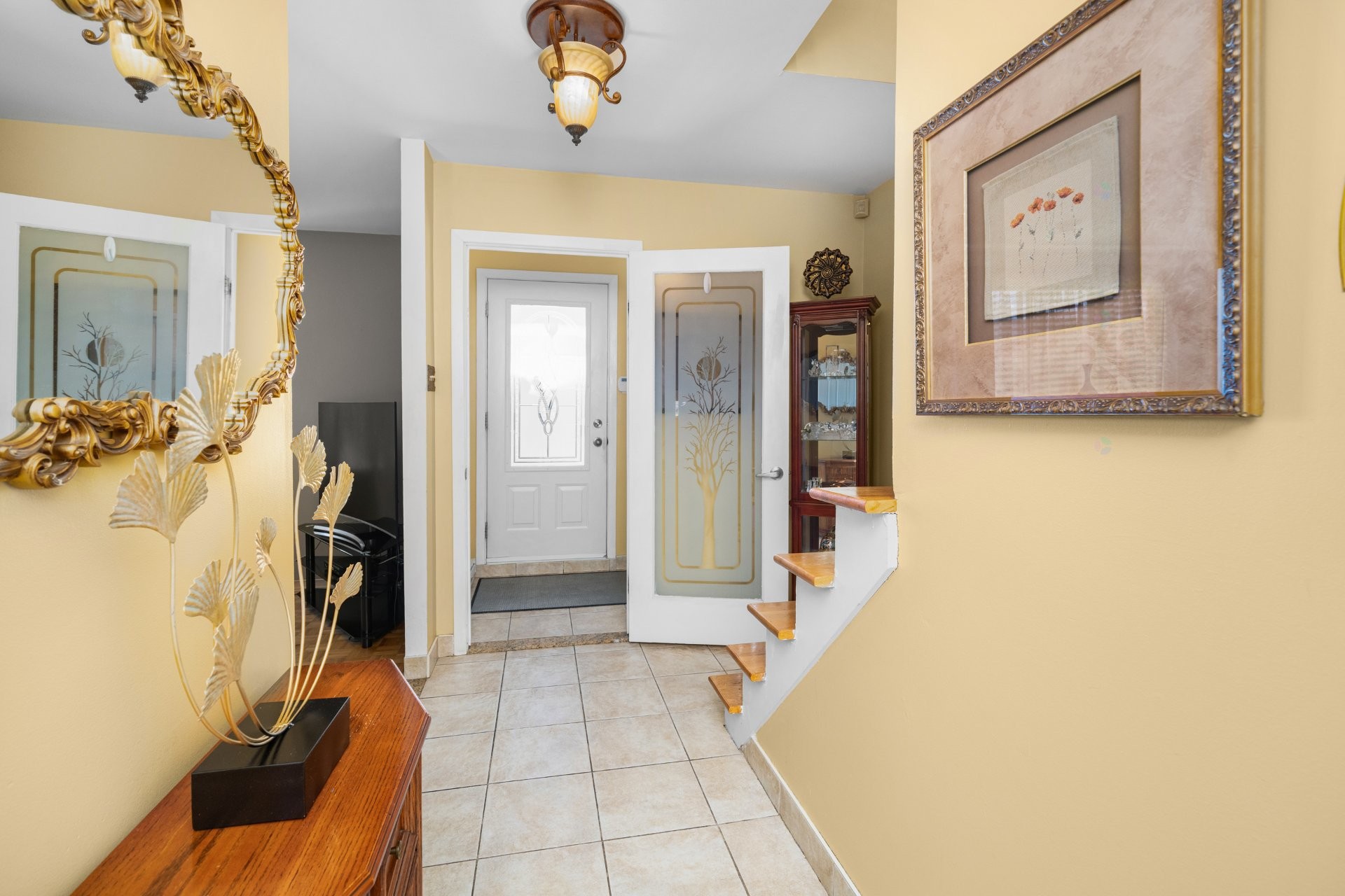 









9021


Av. Choppin

,
Montréal (Anjou),




QC
H1J2A2

