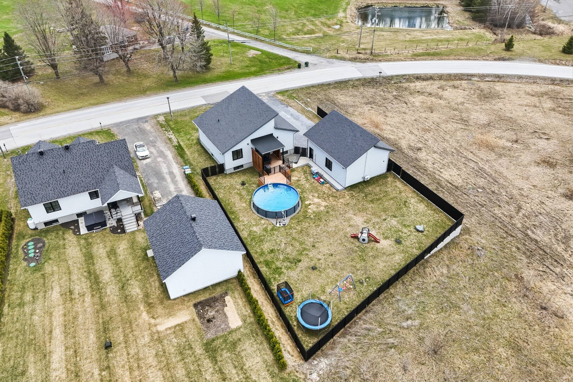 









1508


Ch. des Coteaux

,
Farnham,




QC
J2N0M2

