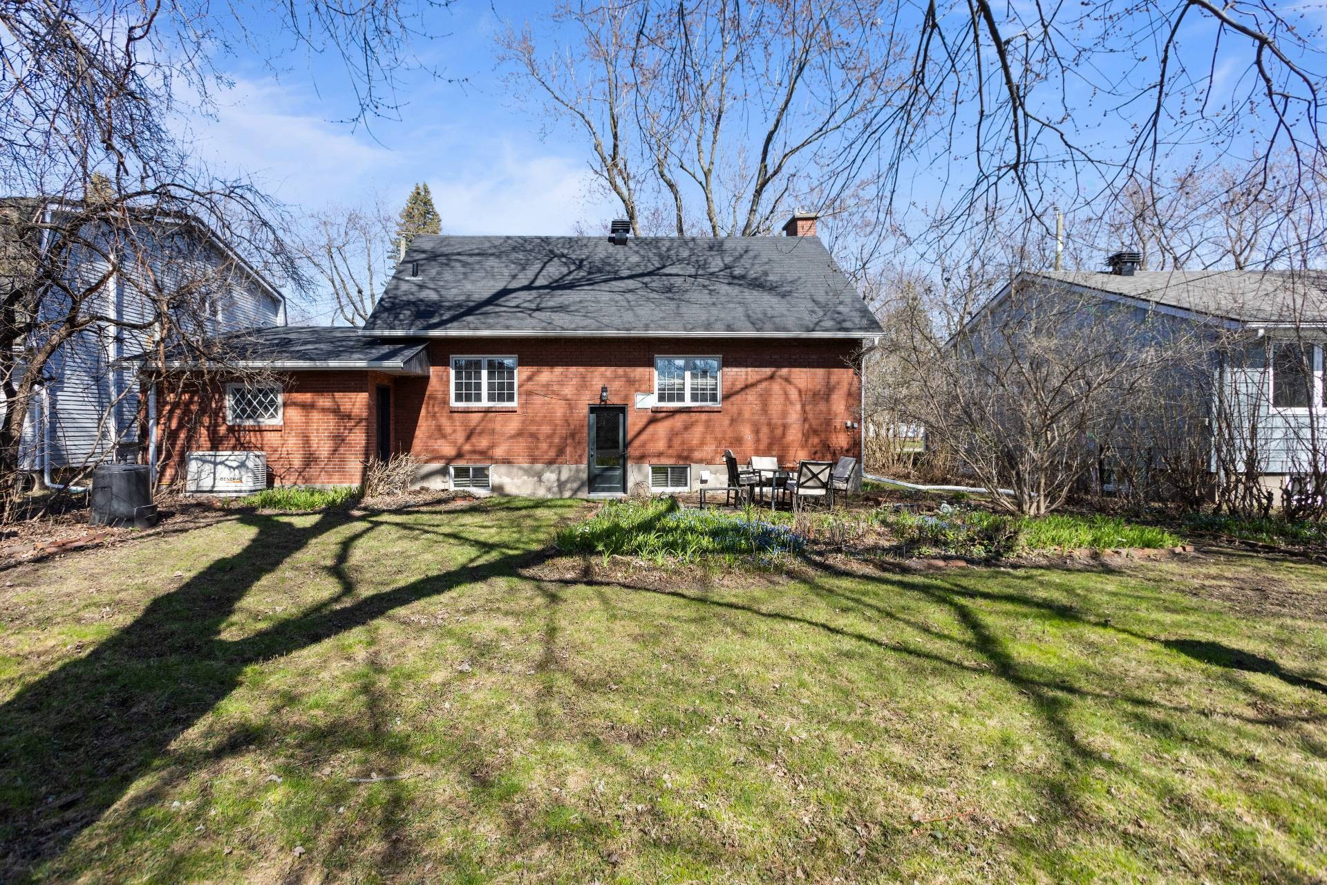 









350


Av. Stream

,
Dorval,




QC
H9S2P5

