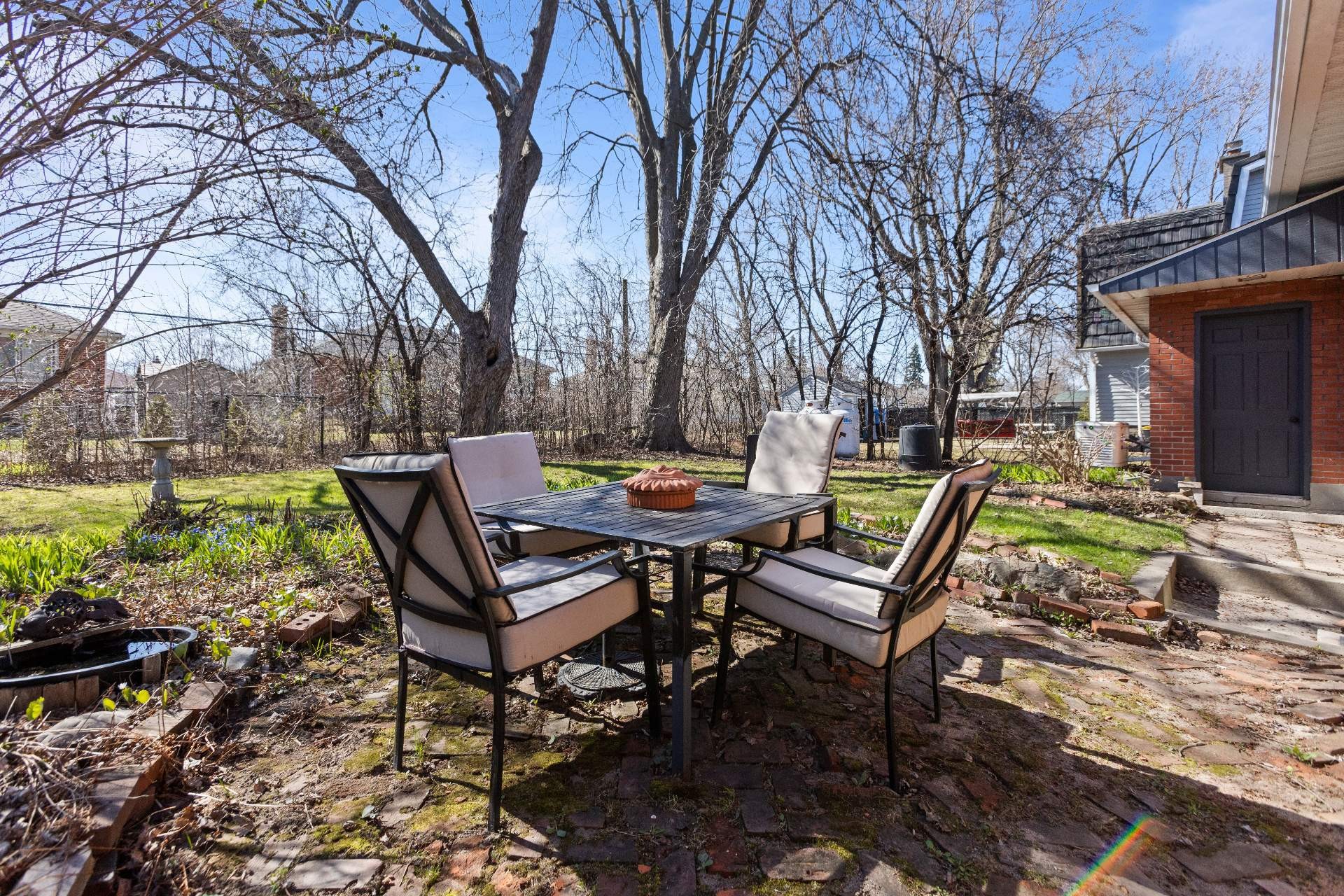 









350


Av. Stream

,
Dorval,




QC
H9S2P5

