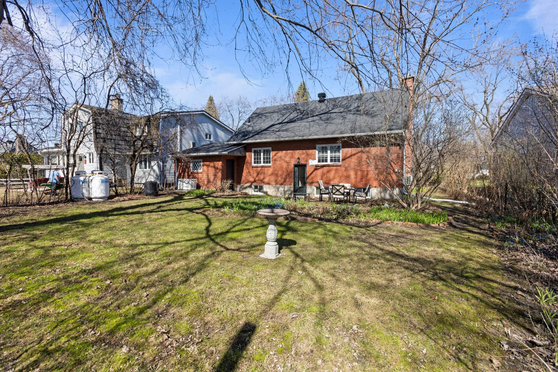 









350


Av. Stream

,
Dorval,




QC
H9S2P5

