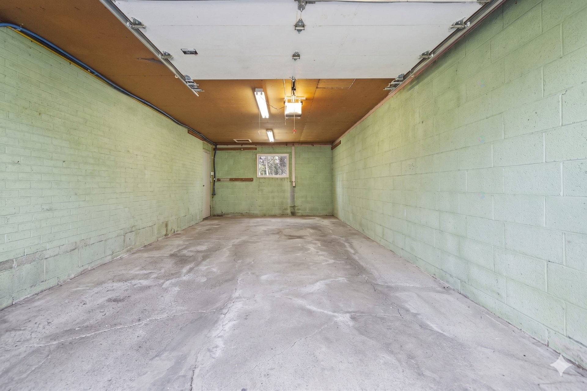 









350


Av. Stream

,
Dorval,




QC
H9S2P5

