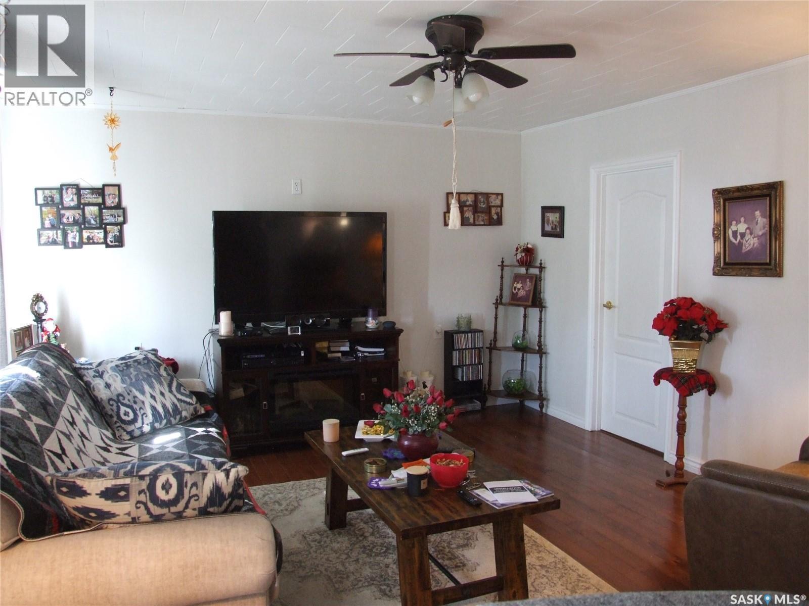 












561 Dome CRESCENT

,
Burstall,




Saskatchewan
S0N0H0

