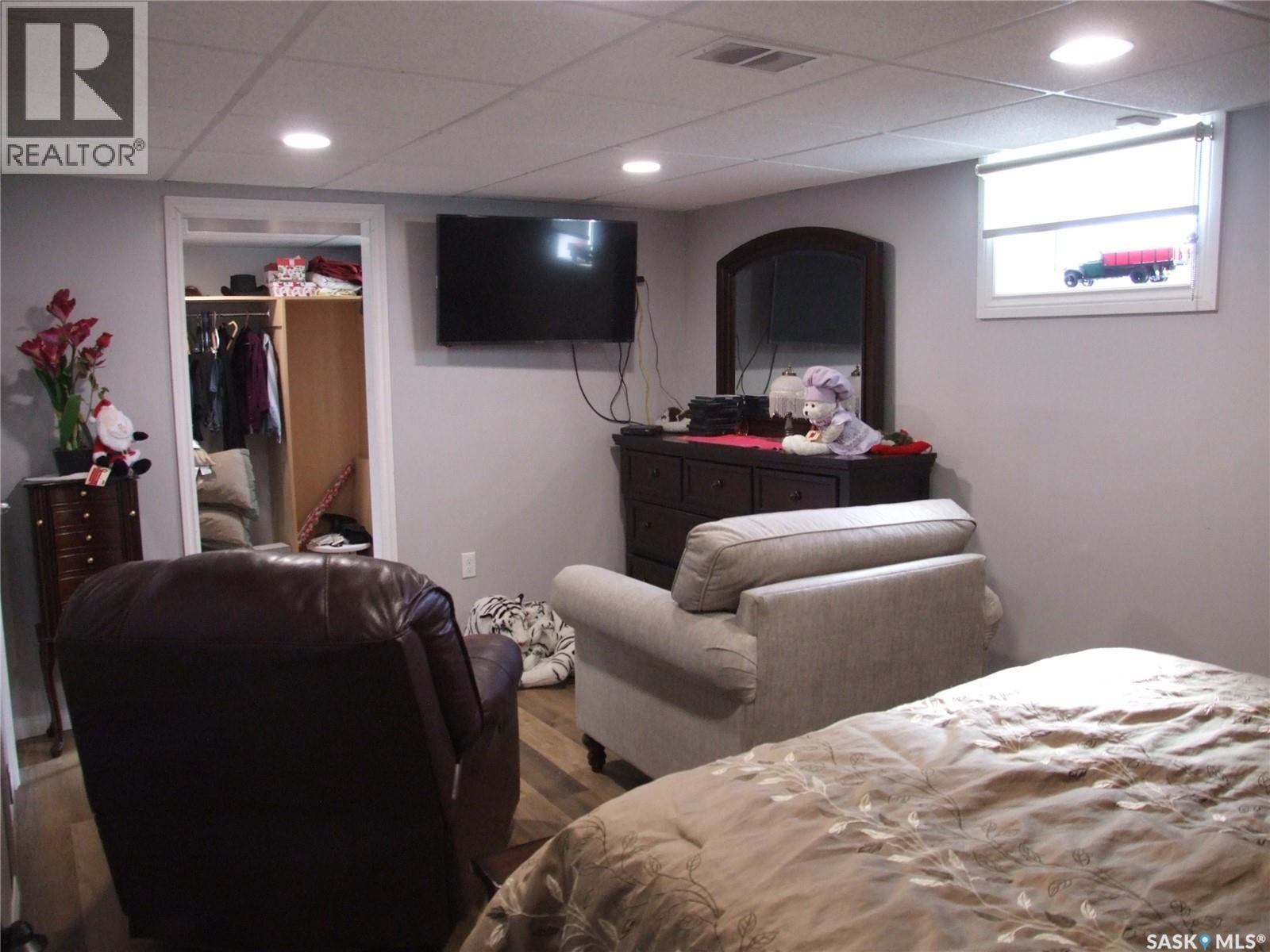 












561 Dome CRESCENT

,
Burstall,




Saskatchewan
S0N0H0

