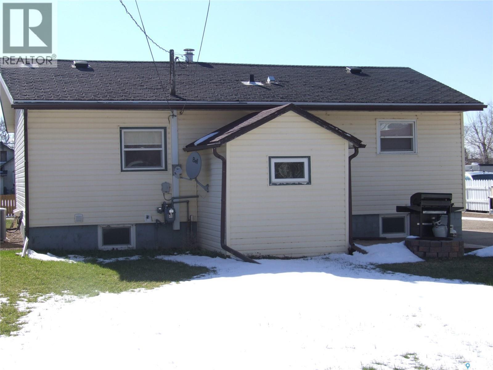 












561 Dome CRESCENT

,
Burstall,




Saskatchewan
S0N0H0

