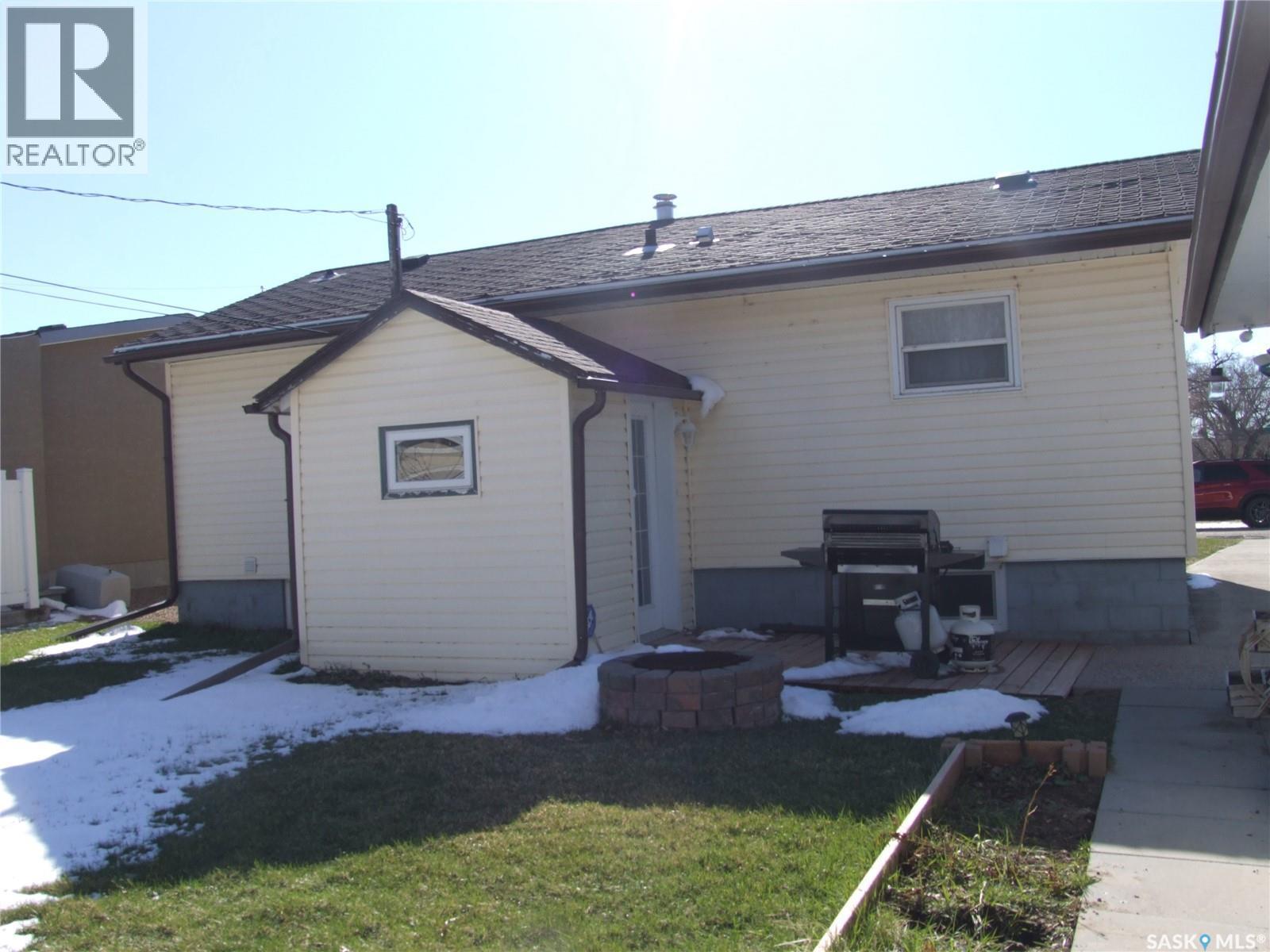 












561 Dome CRESCENT

,
Burstall,




Saskatchewan
S0N0H0

