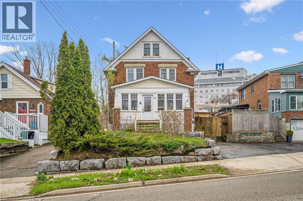 












9 SPADINA Road E

,
Kitchener,




Ontario
N2M3X2

