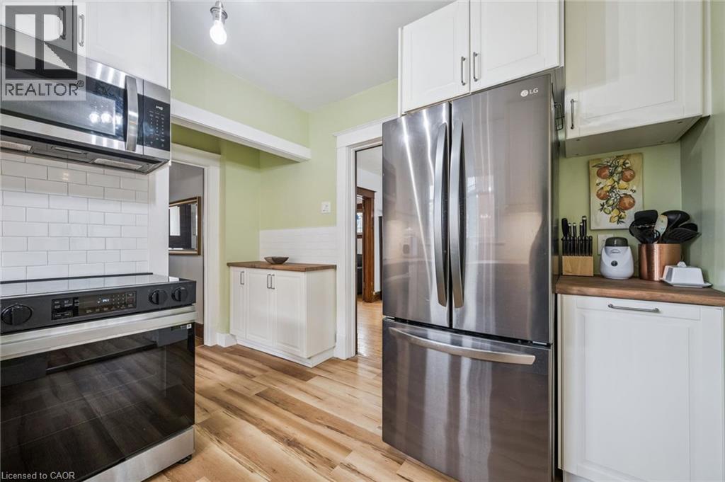 












9 SPADINA Road E

,
Kitchener,




Ontario
N2M3X2

