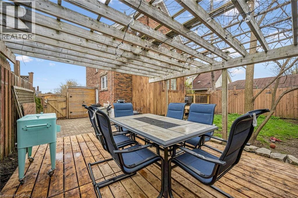 












9 SPADINA Road E

,
Kitchener,




Ontario
N2M3X2


