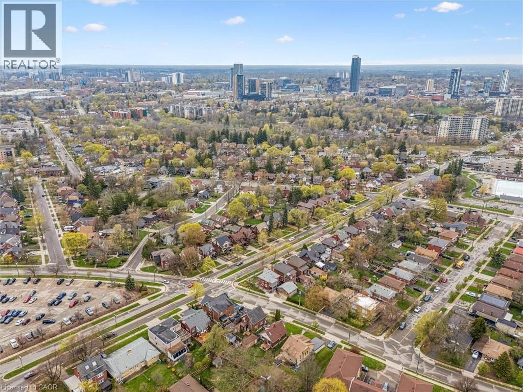 












9 SPADINA Road E

,
Kitchener,




Ontario
N2M3X2

