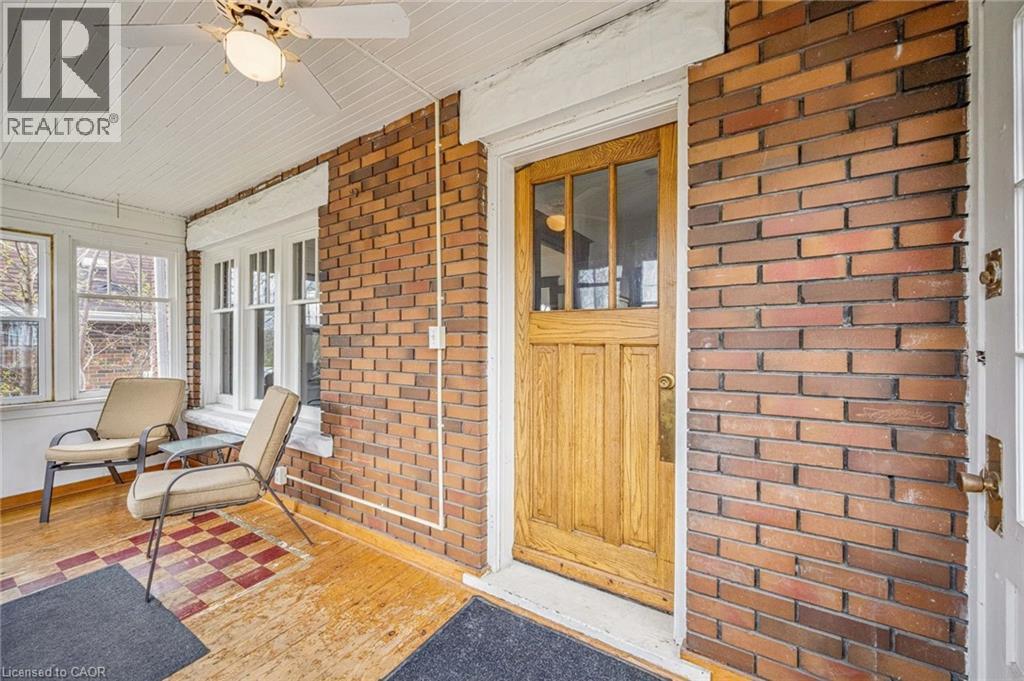 












9 SPADINA Road E

,
Kitchener,




Ontario
N2M3X2

