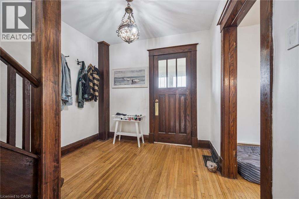 












9 SPADINA Road E

,
Kitchener,




Ontario
N2M3X2

