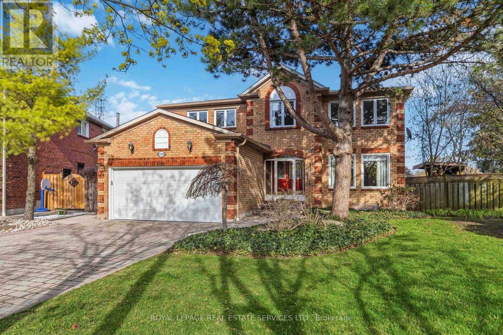 












4330 SPINNINGDALE COURT

,
Mississauga,




Ontario
L5M3J8

