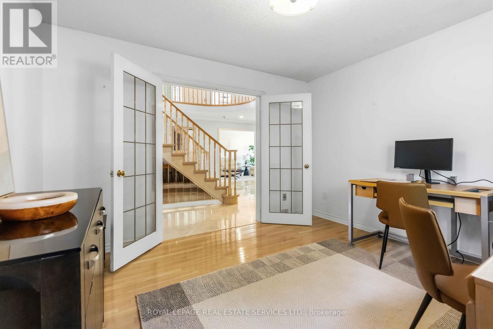 












4330 SPINNINGDALE COURT

,
Mississauga,




Ontario
L5M3J8

