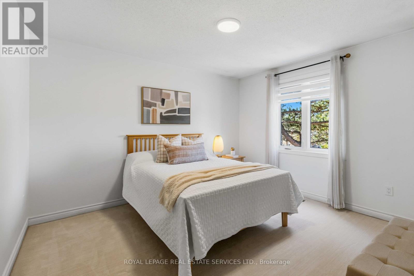 












4330 SPINNINGDALE COURT

,
Mississauga,




Ontario
L5M3J8

