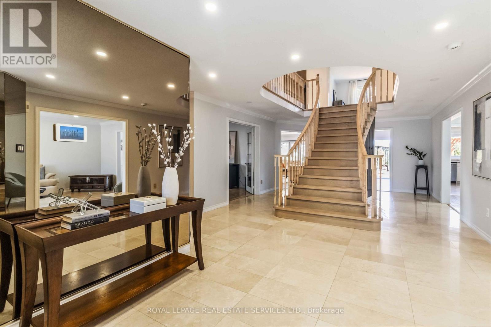 












4330 SPINNINGDALE COURT

,
Mississauga,




Ontario
L5M3J8


