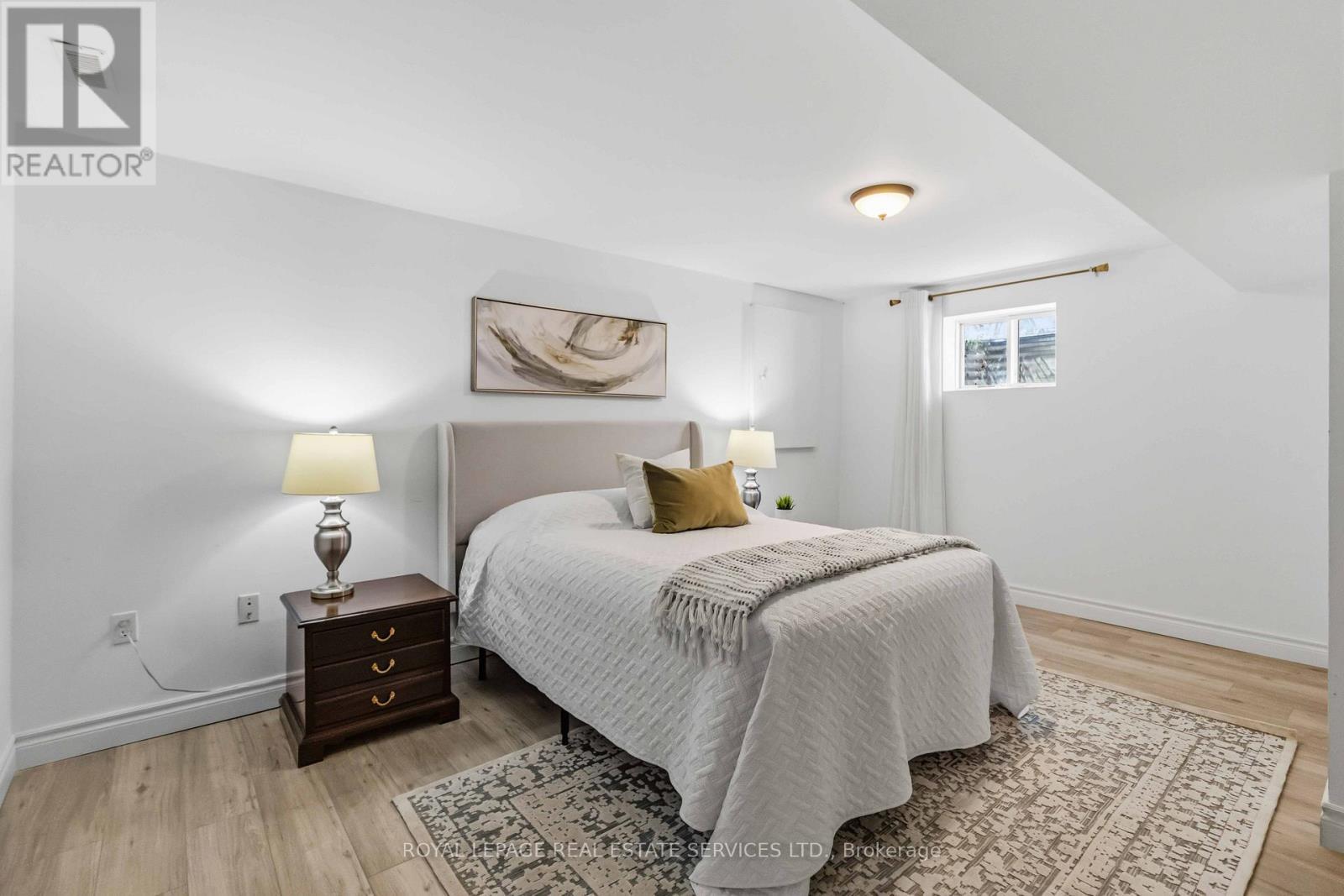 












4330 SPINNINGDALE COURT

,
Mississauga,




Ontario
L5M3J8

