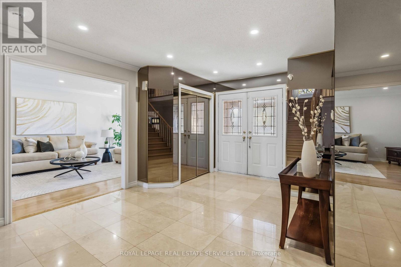 












4330 SPINNINGDALE COURT

,
Mississauga,




Ontario
L5M3J8

