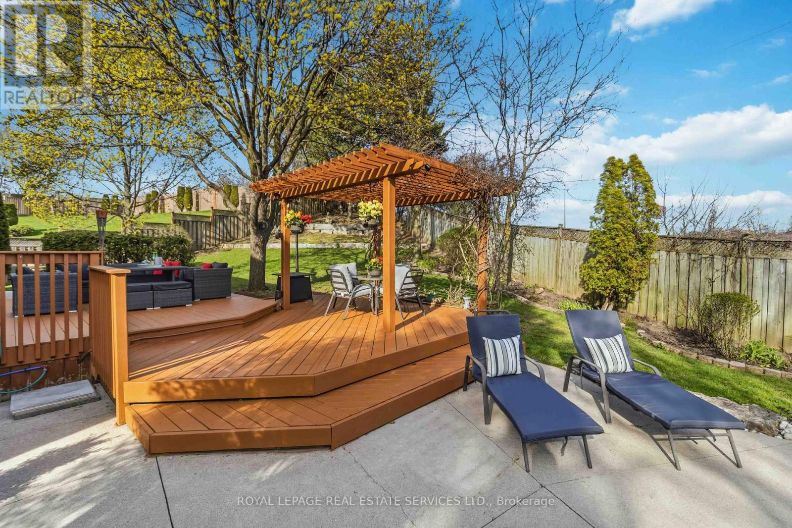 












4330 SPINNINGDALE COURT

,
Mississauga,




Ontario
L5M3J8


