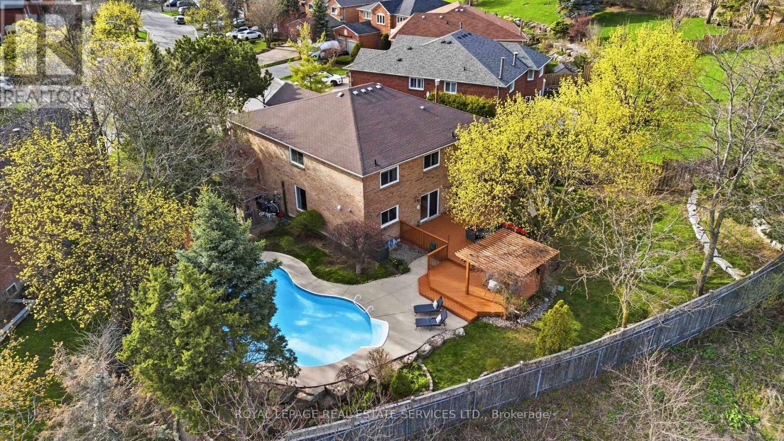 












4330 SPINNINGDALE COURT

,
Mississauga,




Ontario
L5M3J8

