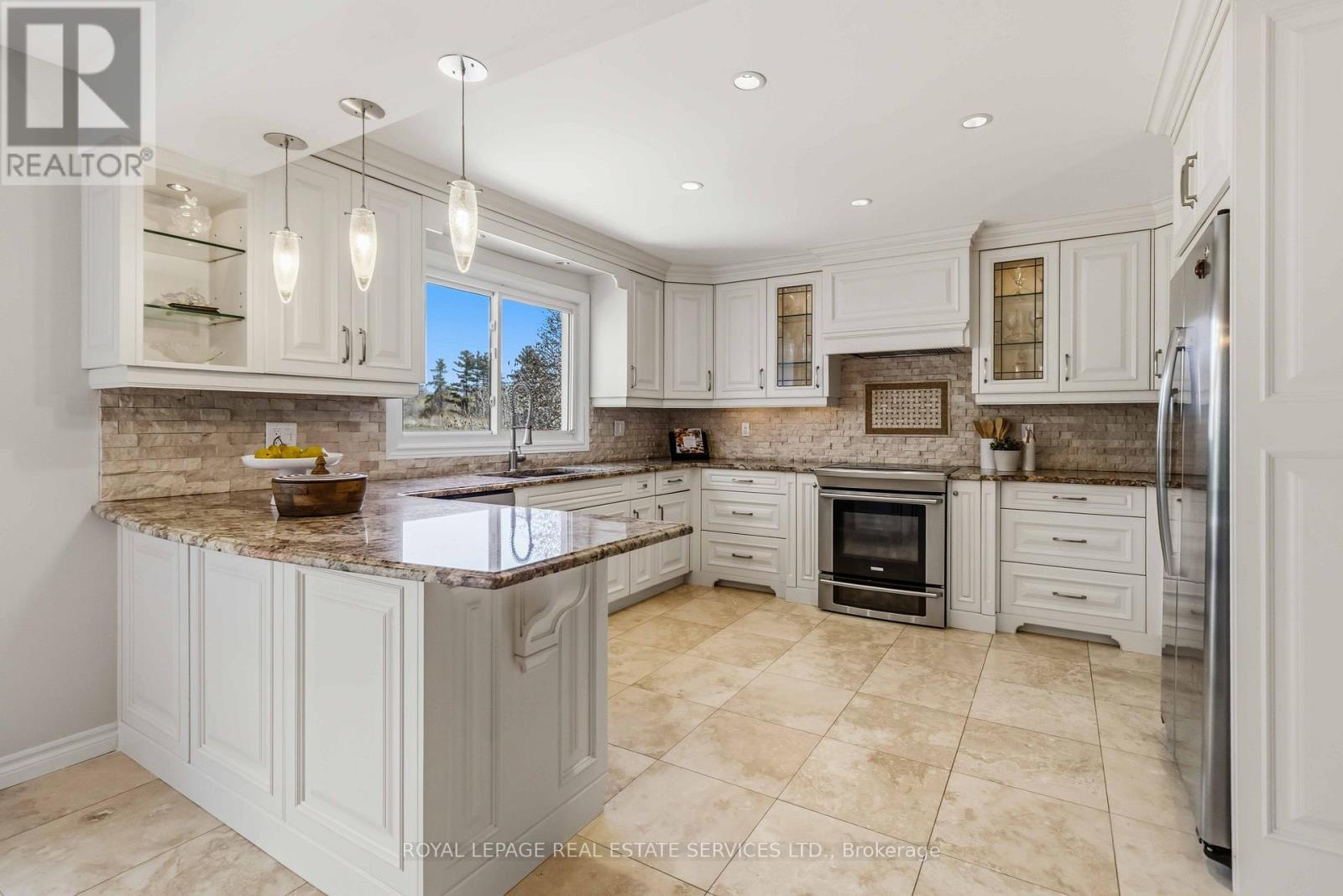 












4330 SPINNINGDALE COURT

,
Mississauga,




Ontario
L5M3J8

