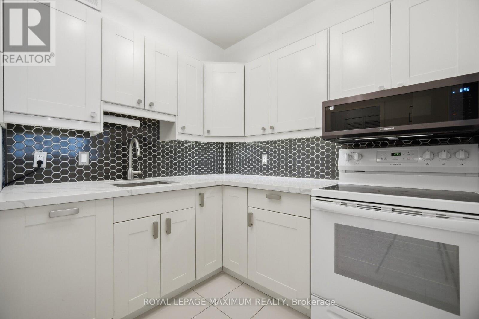 












407 - 335 LONSDALE ROAD

,
Toronto,




Ontario
M5P1R4

