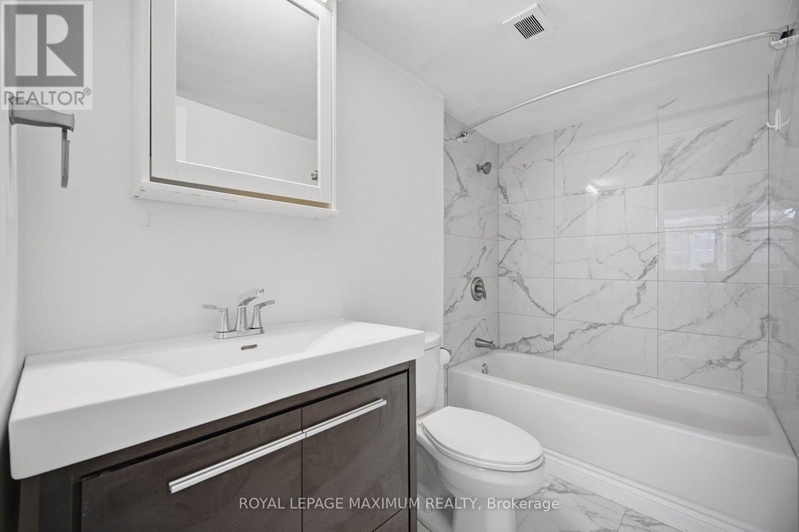 












407 - 335 LONSDALE ROAD

,
Toronto,




Ontario
M5P1R4

