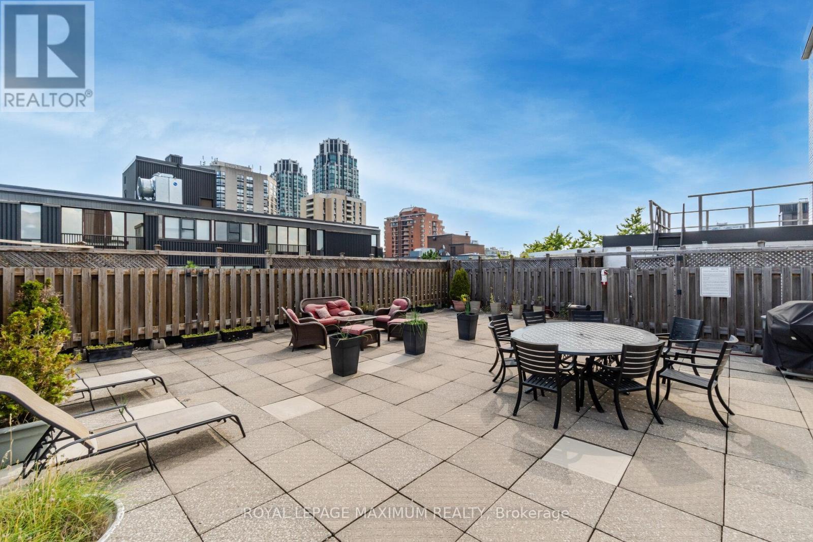 












407 - 335 LONSDALE ROAD

,
Toronto,




Ontario
M5P1R4

