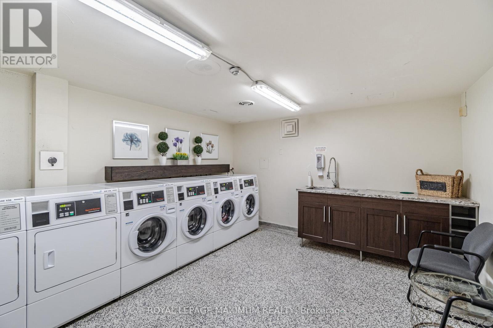 












407 - 335 LONSDALE ROAD

,
Toronto,




Ontario
M5P1R4

