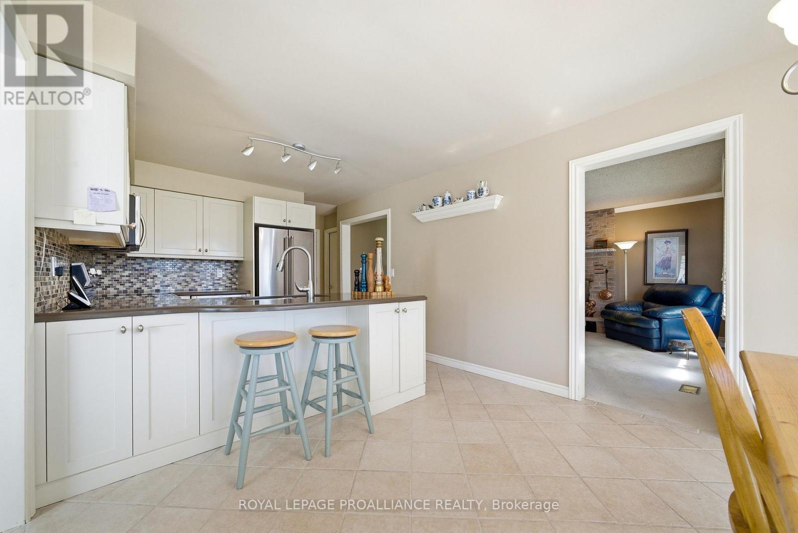












125 TRACEY PARK DRIVE

,
Belleville (Belleville Ward),




Ontario
K8P5C7

