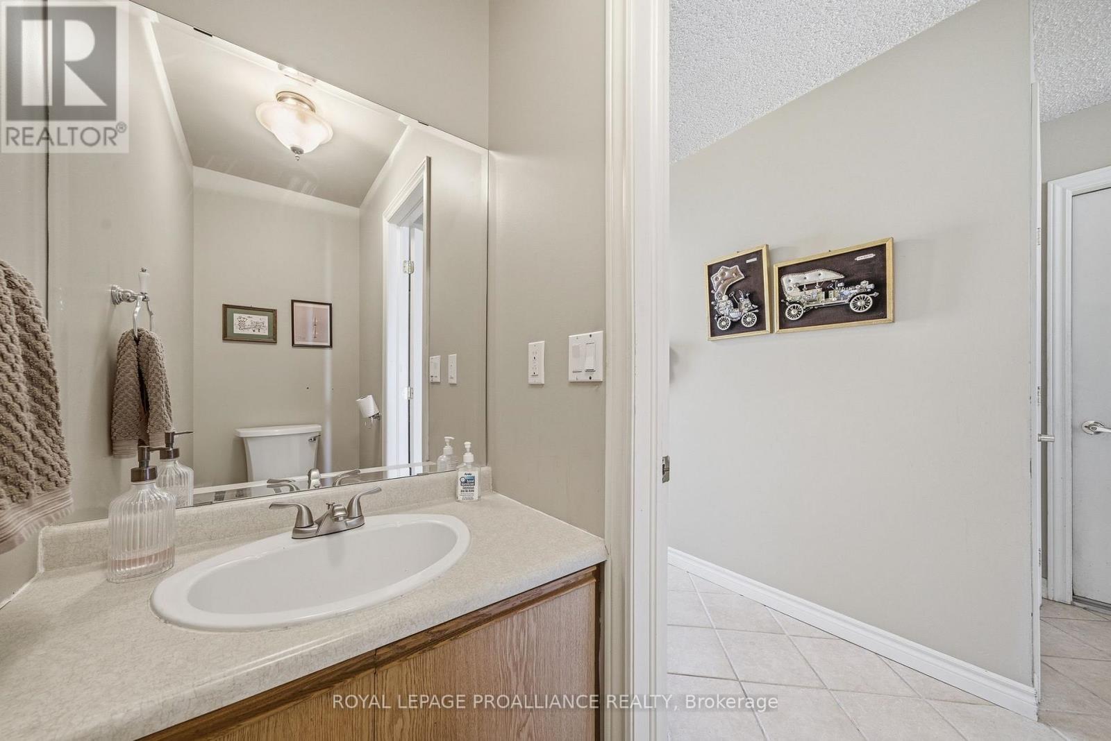 












125 TRACEY PARK DRIVE

,
Belleville (Belleville Ward),




Ontario
K8P5C7


