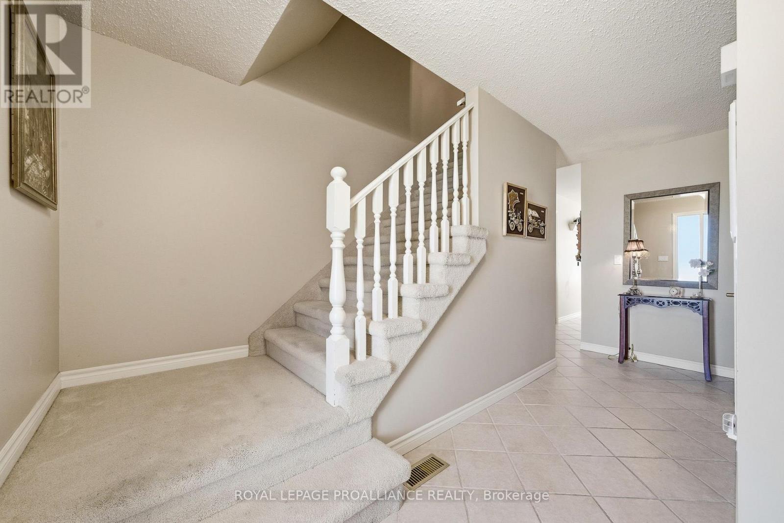 












125 TRACEY PARK DRIVE

,
Belleville (Belleville Ward),




Ontario
K8P5C7

