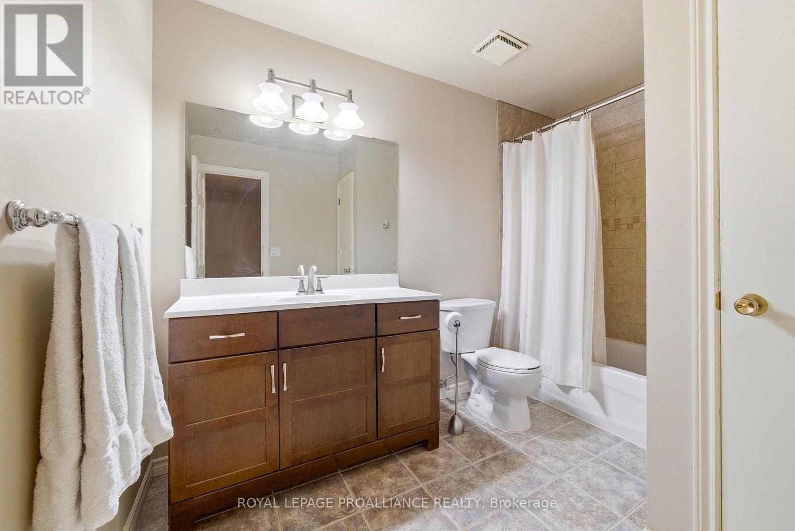 












125 TRACEY PARK DRIVE

,
Belleville (Belleville Ward),




Ontario
K8P5C7

