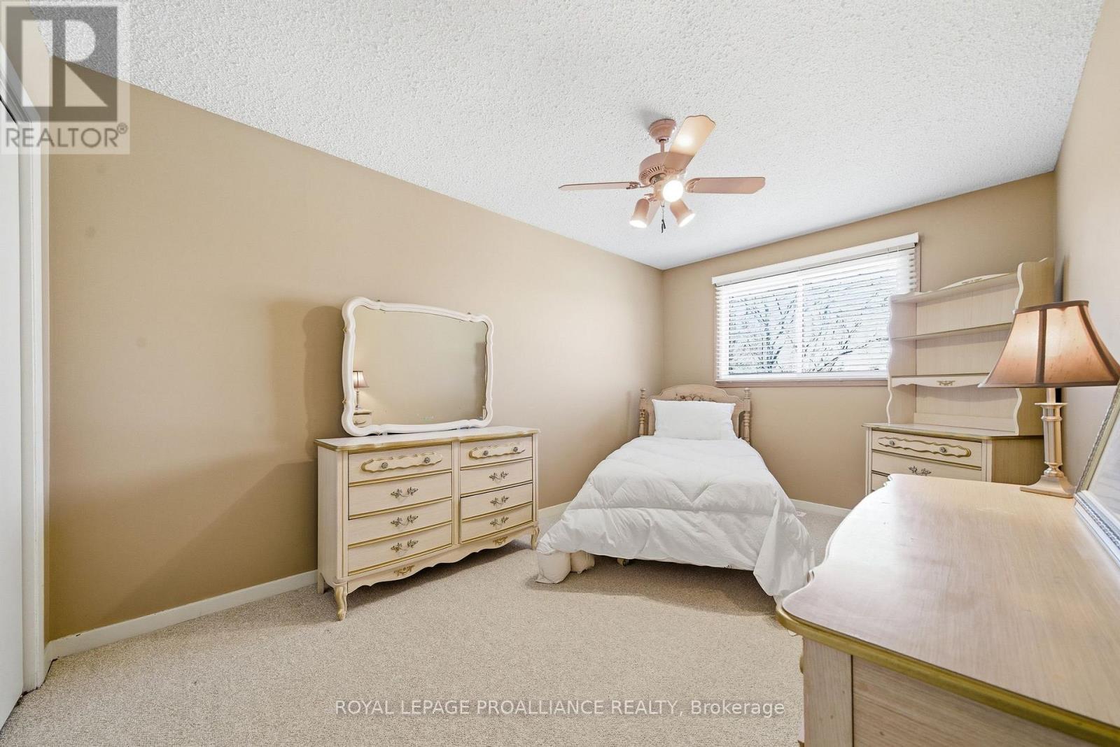 












125 TRACEY PARK DRIVE

,
Belleville (Belleville Ward),




Ontario
K8P5C7

