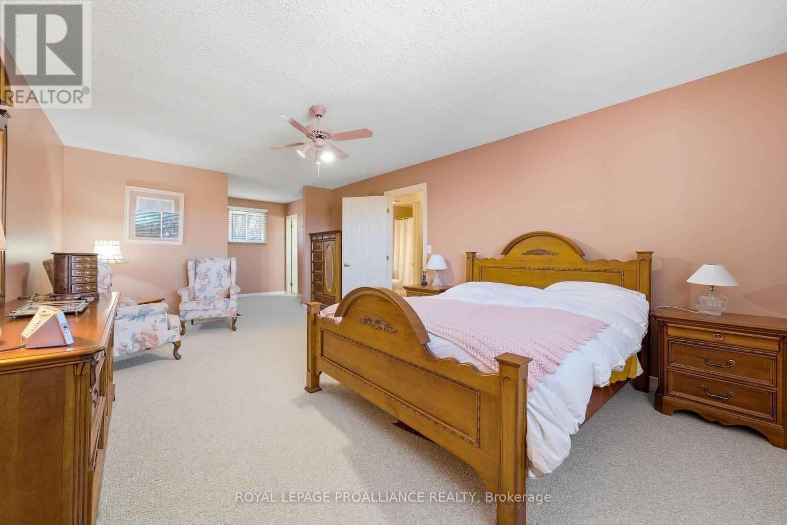 












125 TRACEY PARK DRIVE

,
Belleville (Belleville Ward),




Ontario
K8P5C7

