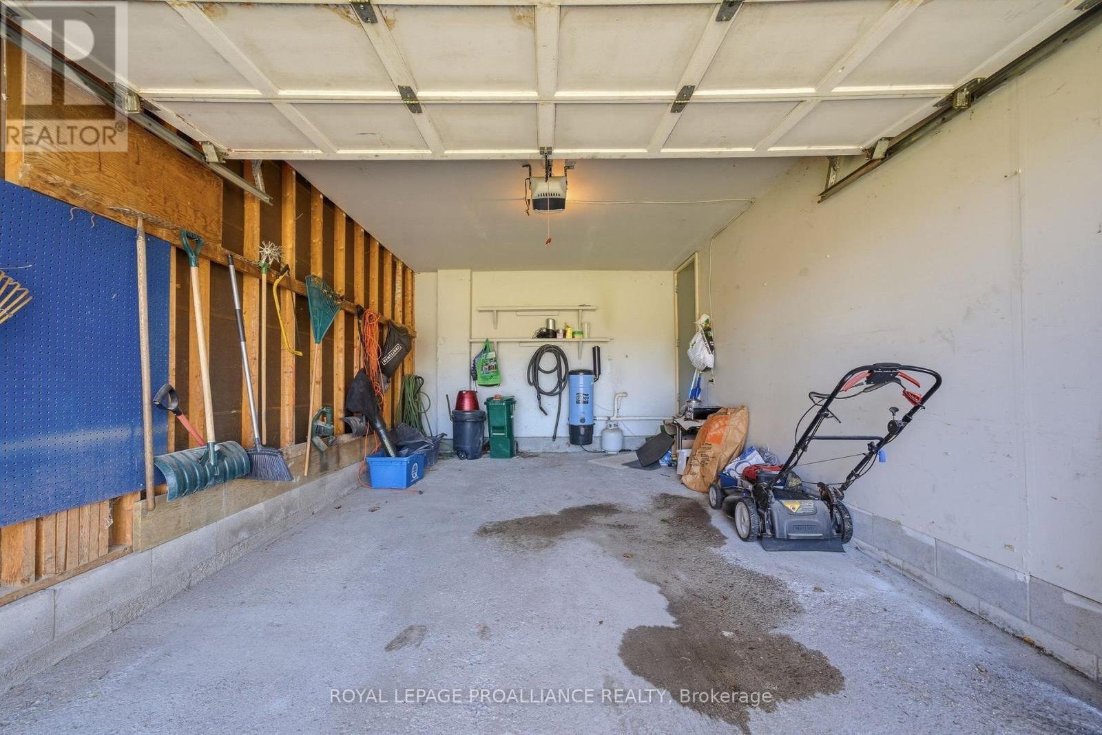 












125 TRACEY PARK DRIVE

,
Belleville (Belleville Ward),




Ontario
K8P5C7

