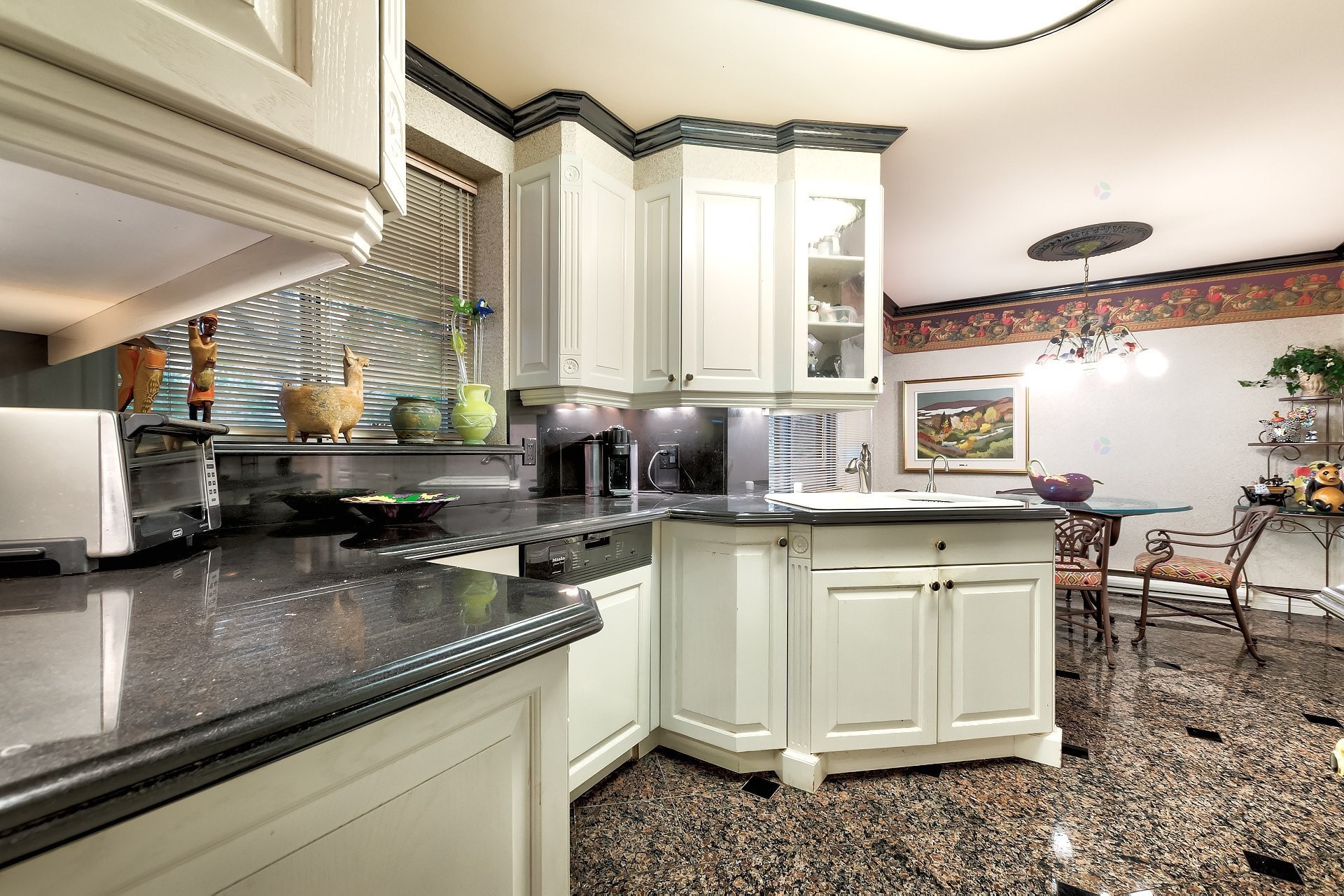 









5720


Av. Rembrandt

, 205,
Côte-Saint-Luc,




QC
H4W3A1

