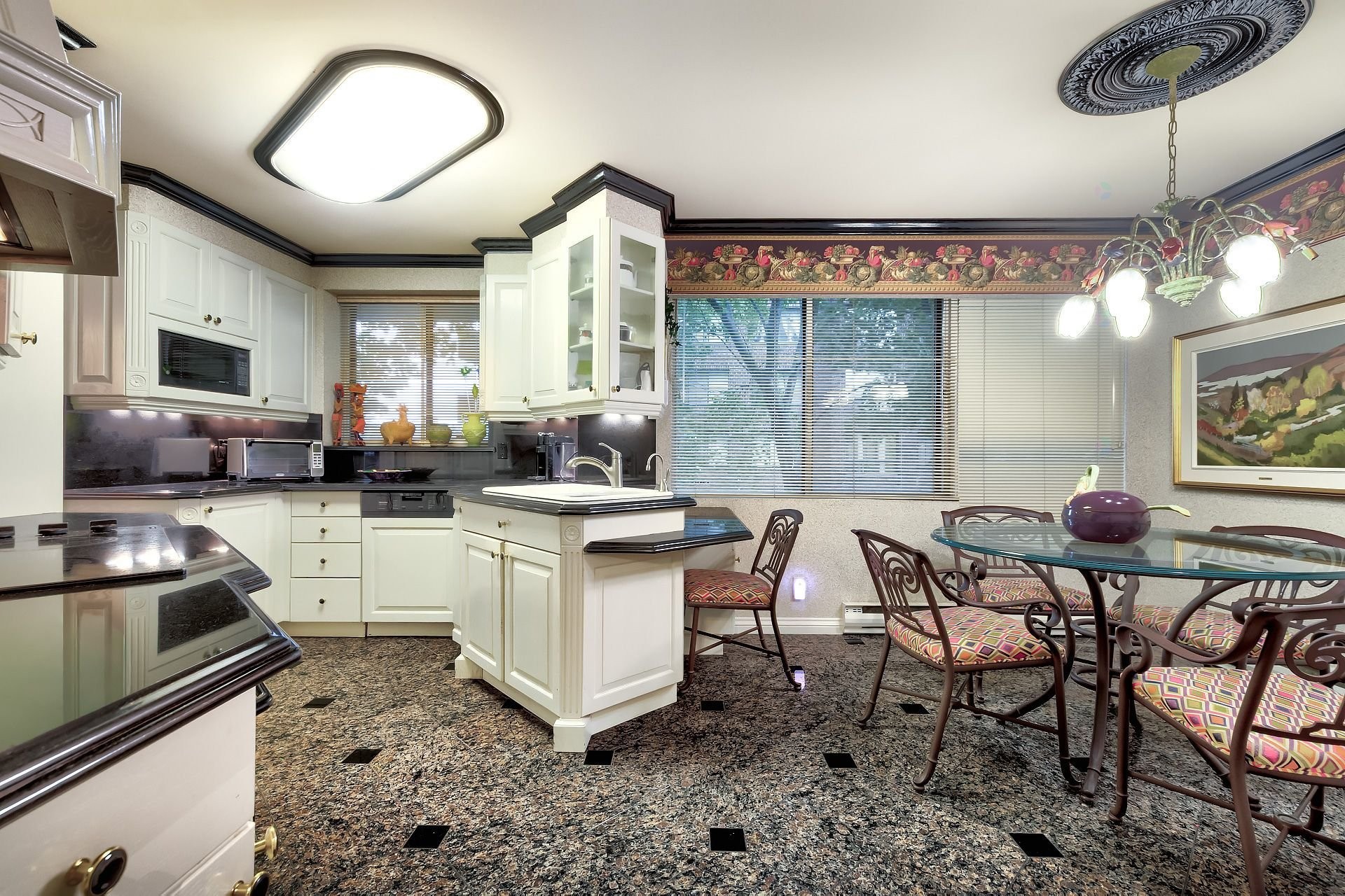 









5720


Av. Rembrandt

, 205,
Côte-Saint-Luc,




QC
H4W3A1

