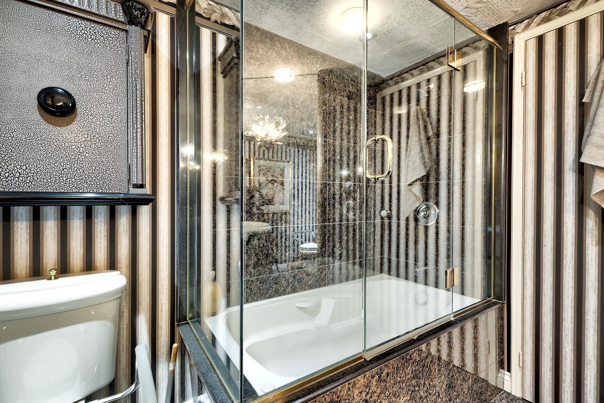 









5720


Av. Rembrandt

, 205,
Côte-Saint-Luc,




QC
H4W3A1

