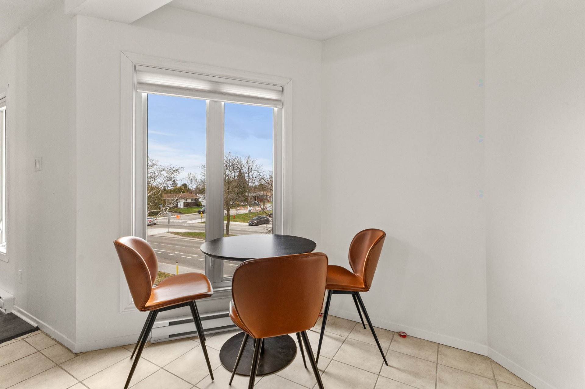 









160


Boul. du Mont-Bleu

, 2,
Gatineau (Hull),




QC
J8Z1K1

