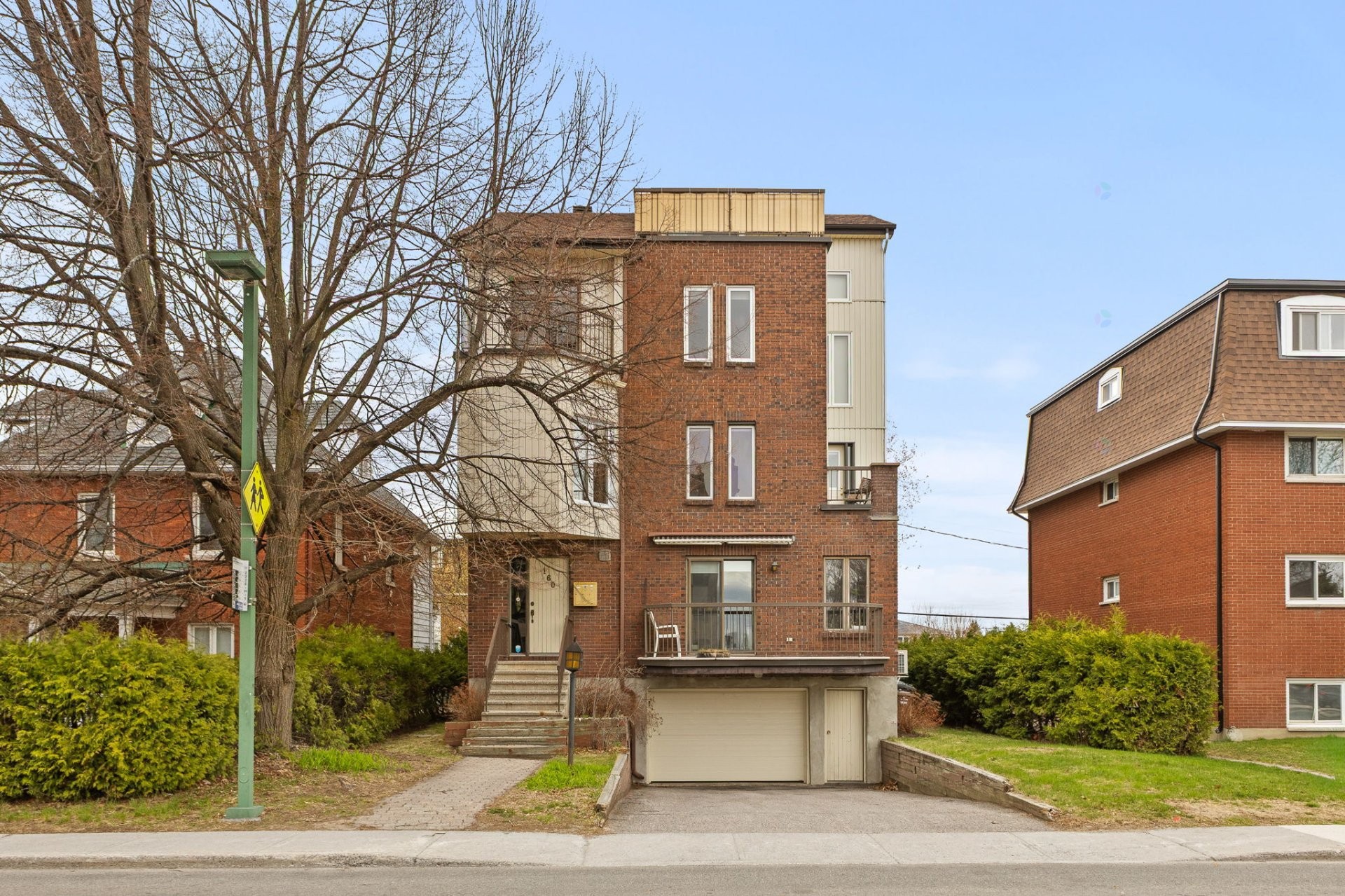 









160


Boul. du Mont-Bleu

, 2,
Gatineau (Hull),




QC
J8Z1K1

