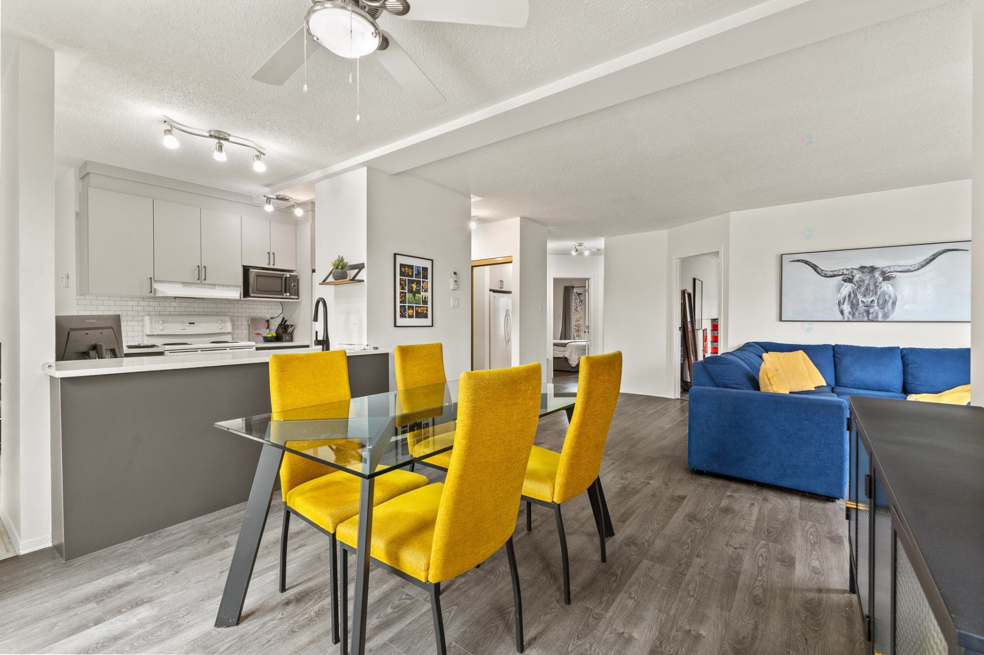 









160


Boul. du Mont-Bleu

, 2,
Gatineau (Hull),




QC
J8Z1K1

