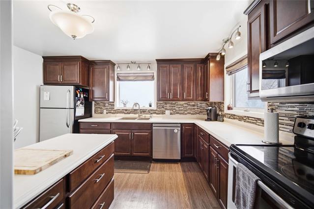 









270


BERNAT

RD,
Grande Pointe,




MB
R5A 1H1

