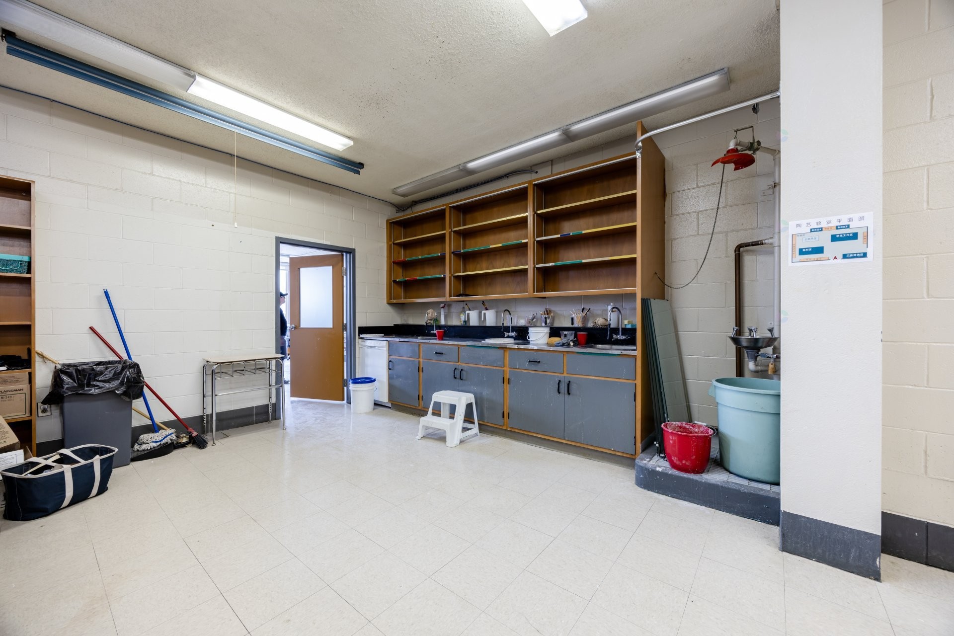 









690


Boul. Crémazie E.

,
Montréal (Villeray/Saint-Michel/Parc-Extension),




QC
H2P1E9

