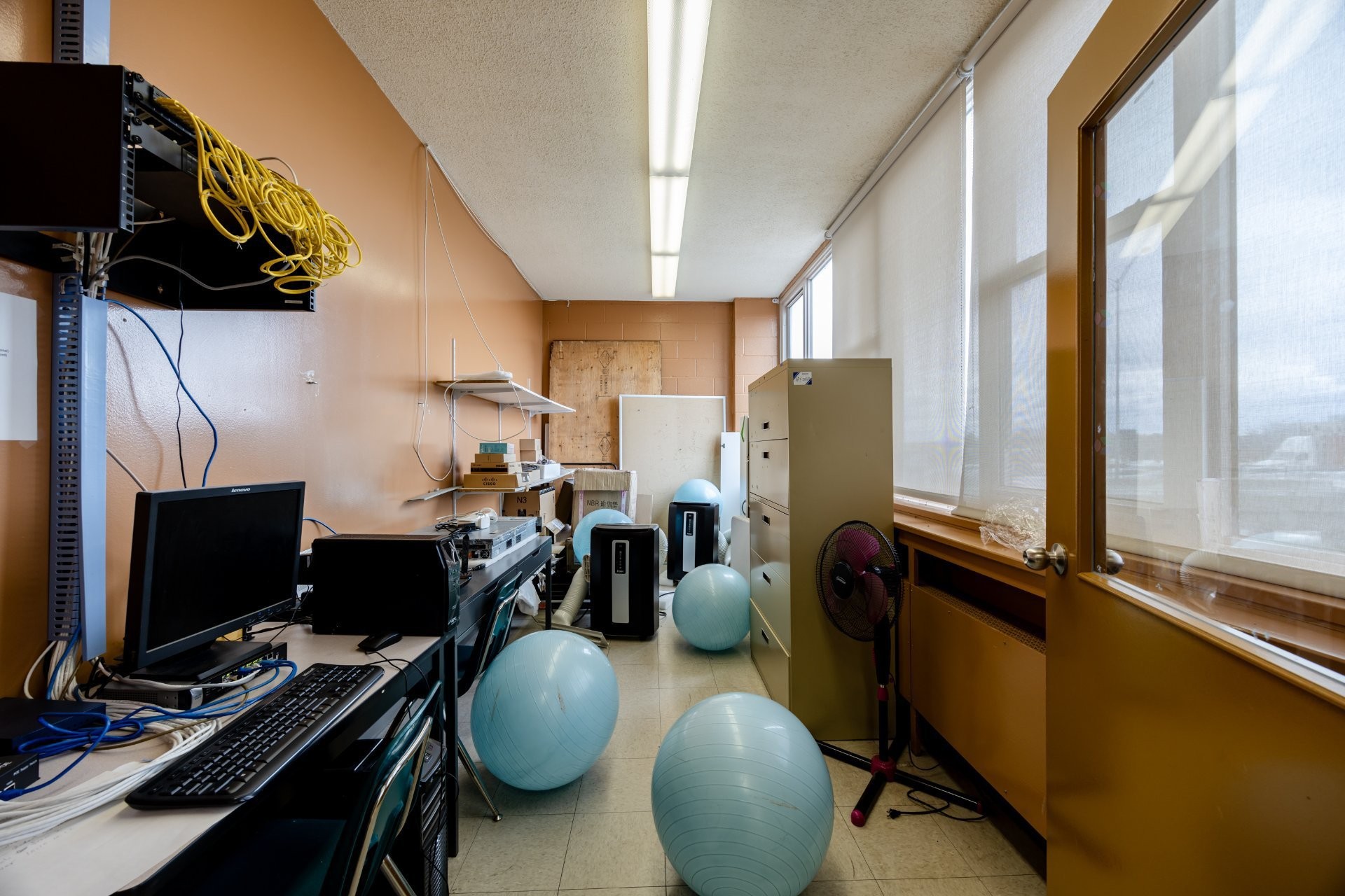 









690


Boul. Crémazie E.

,
Montréal (Villeray/Saint-Michel/Parc-Extension),




QC
H2P1E9

