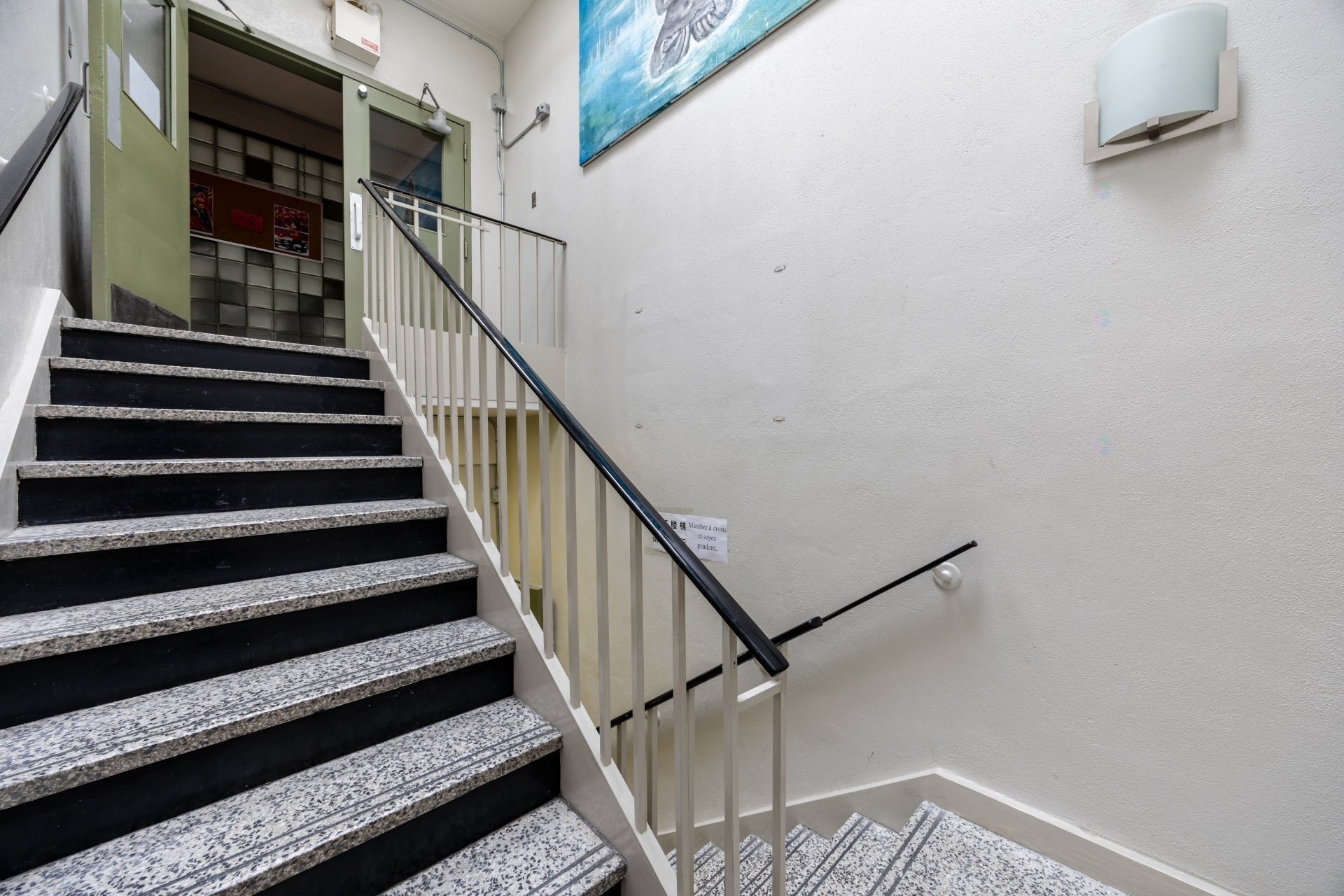 









690


Boul. Crémazie E.

,
Montréal (Villeray/Saint-Michel/Parc-Extension),




QC
H2P1E9

